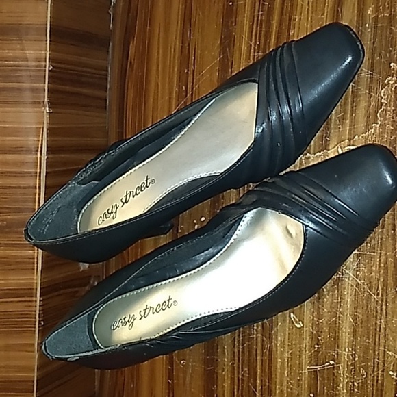 Vintage 1980s Easy Street black heels 7m - Picture 1 of 6